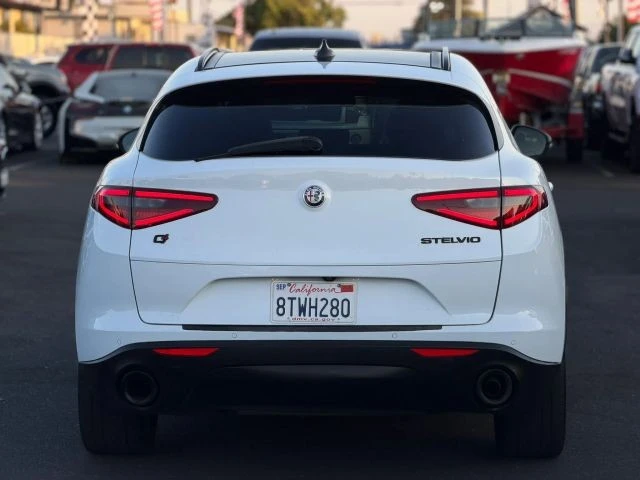 2018 Alfa Romeo Stelvio - Image 8 of 31