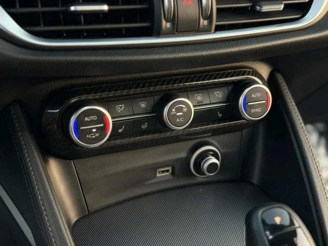 2018 Alfa Romeo Stelvio - Image 30 of 31