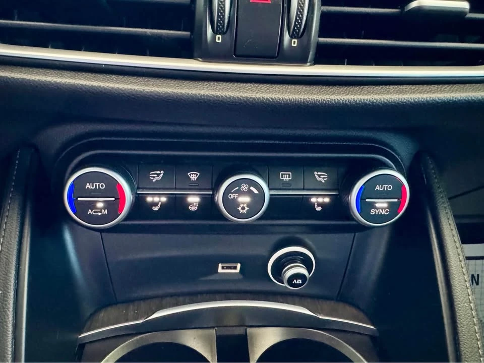 2018 Alfa Romeo Stelvio - Image 16 of 20