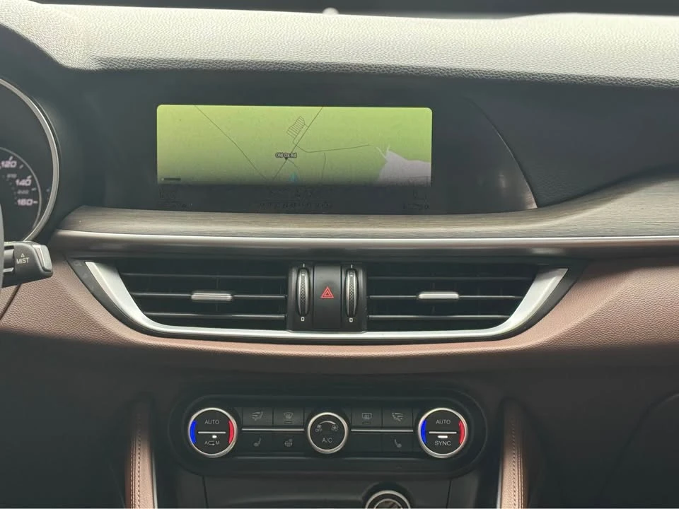 2018 Alfa Romeo Stelvio - Image 15 of 16