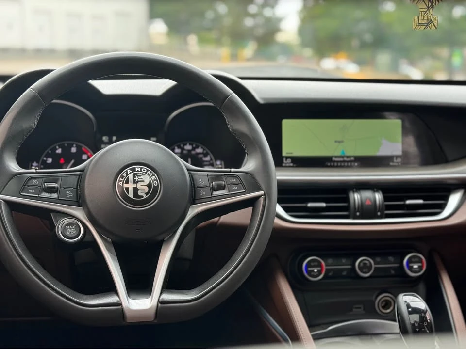 2018 Alfa Romeo Stelvio - Image 14 of 16
