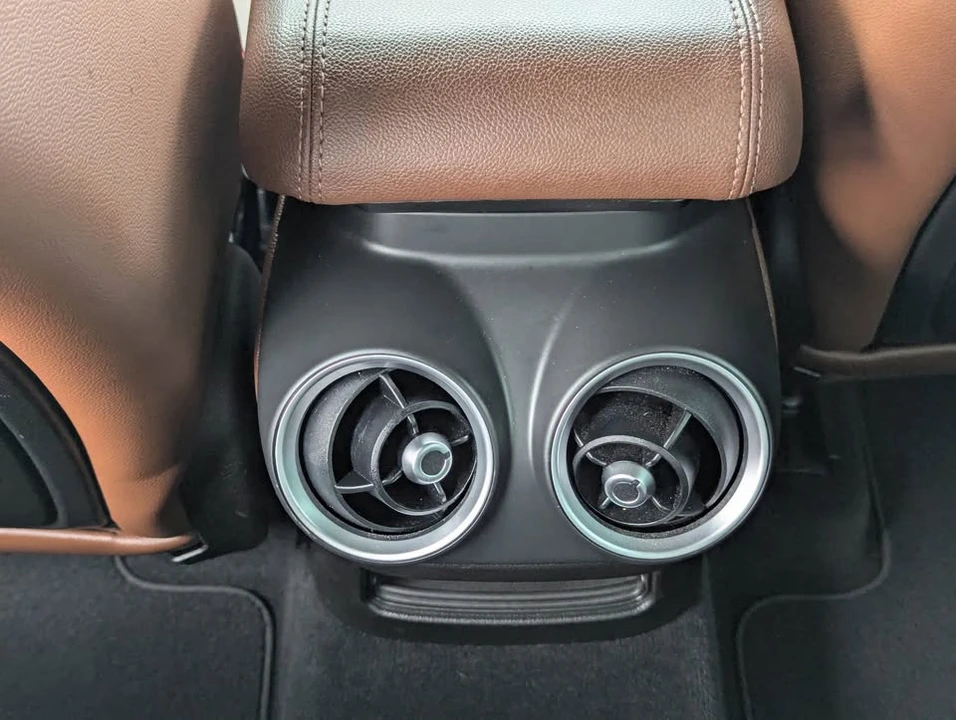 2018 Alfa Romeo Stelvio - Image 17 of 20