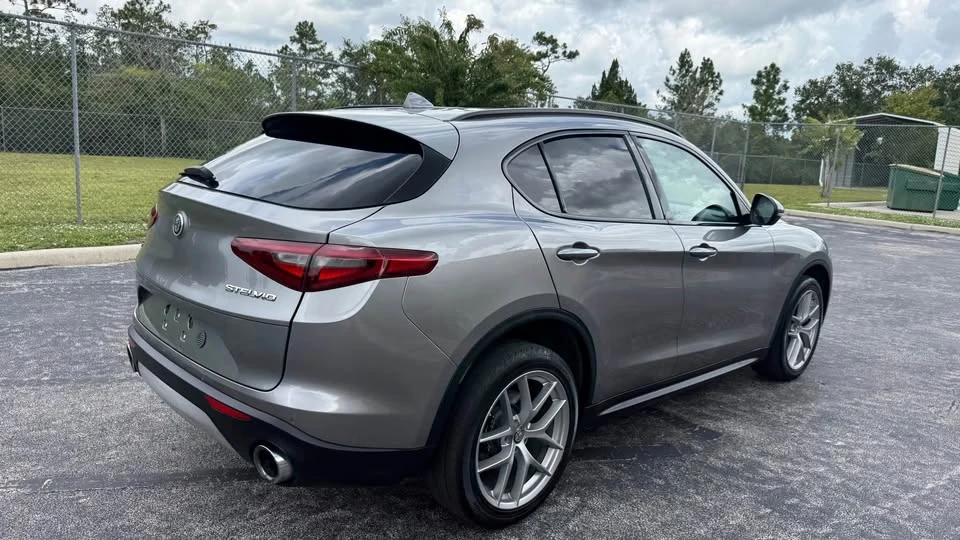 2018 Alfa Romeo Stelvio - Image 7 of 17