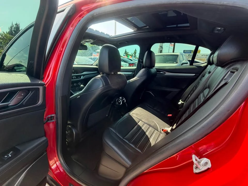 2018 Alfa Romeo Stelvio - Image 5 of 8