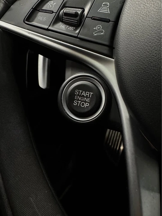 2018 Alfa Romeo Stelvio - Image 16 of 20