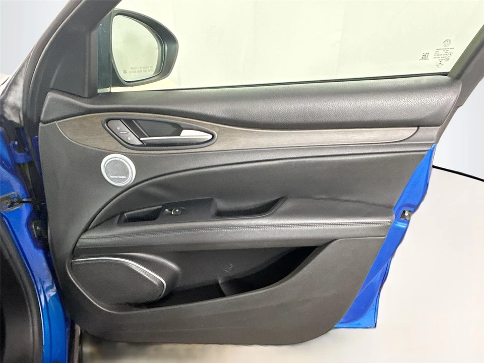 2018 Alfa Romeo Stelvio - Image 13 of 20