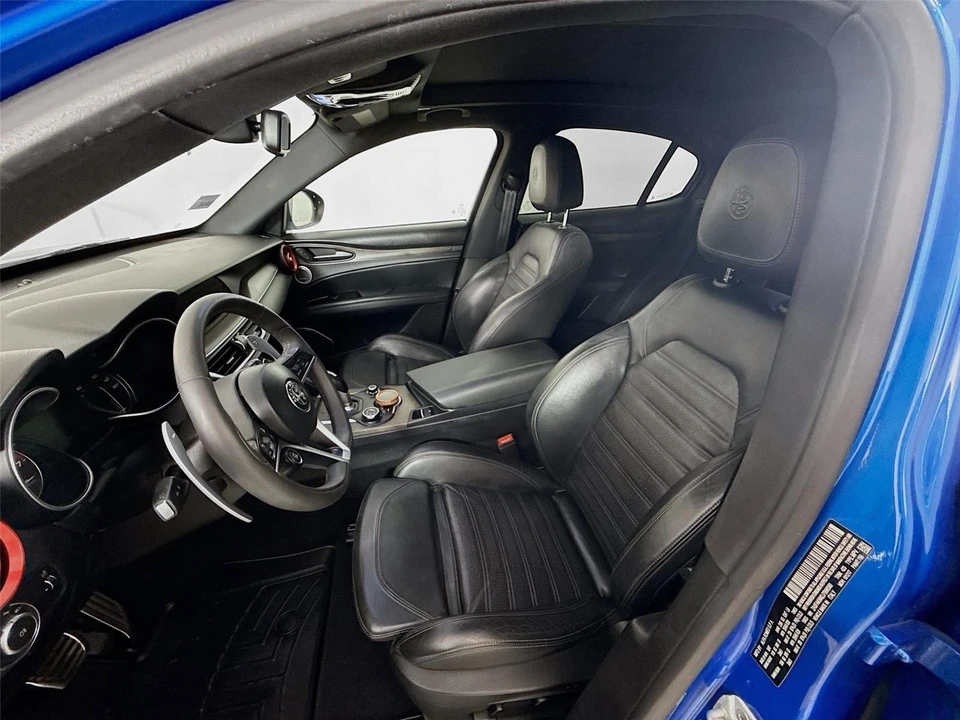 2018 Alfa Romeo Stelvio - Image 16 of 21