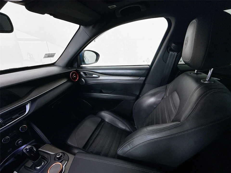 2018 Alfa Romeo Stelvio - Image 14 of 21