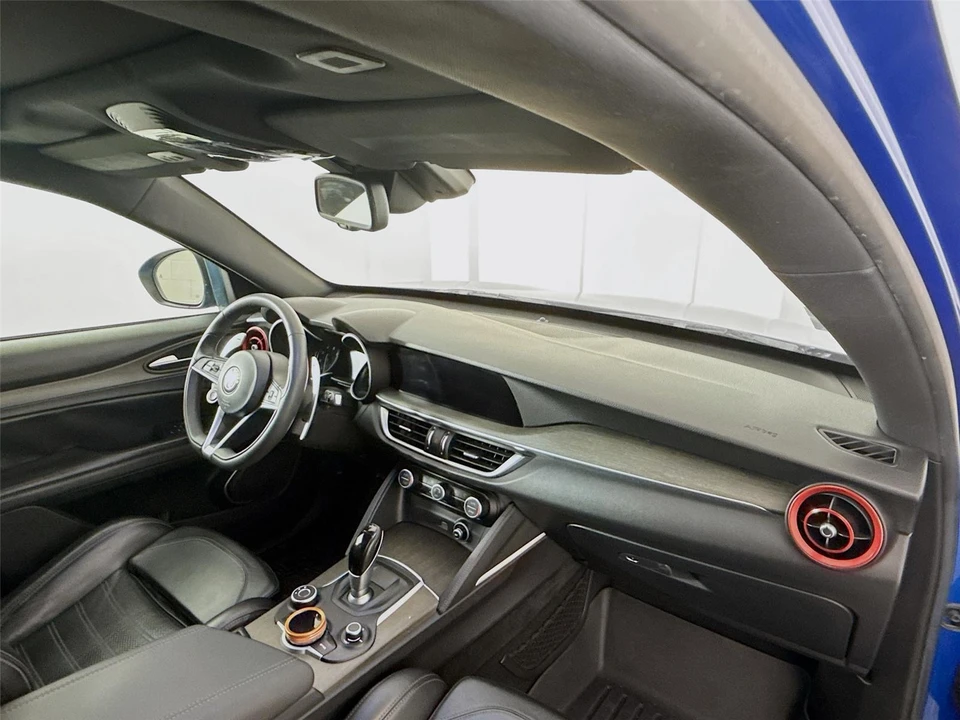 2018 Alfa Romeo Stelvio - Image 11 of 20