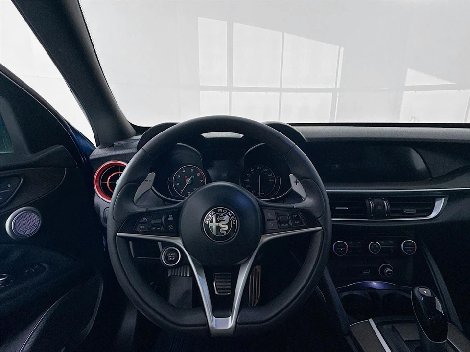 2018 Alfa Romeo Stelvio - Image 15 of 21