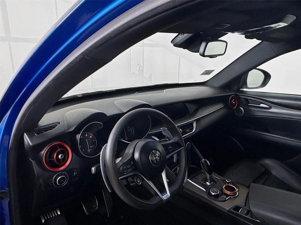2018 Alfa Romeo Stelvio - Image 9 of 21