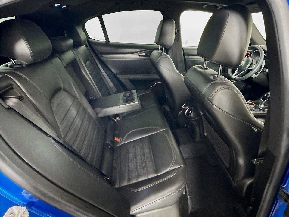 2018 Alfa Romeo Stelvio - Image 19 of 21