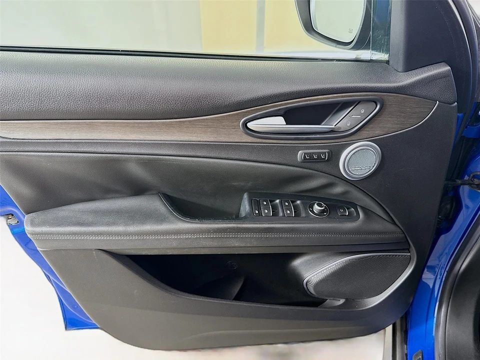 2018 Alfa Romeo Stelvio - Image 15 of 20
