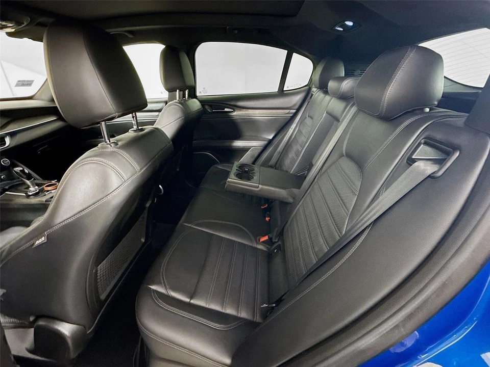 2018 Alfa Romeo Stelvio - Image 17 of 21
