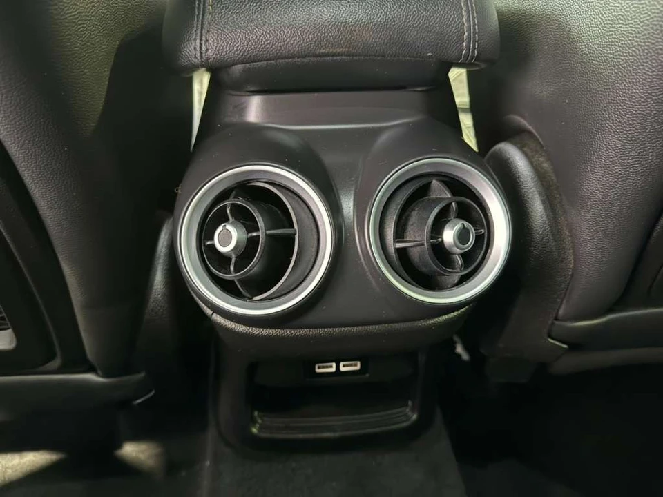2018 Alfa Romeo Stelvio - Image 22 of 31