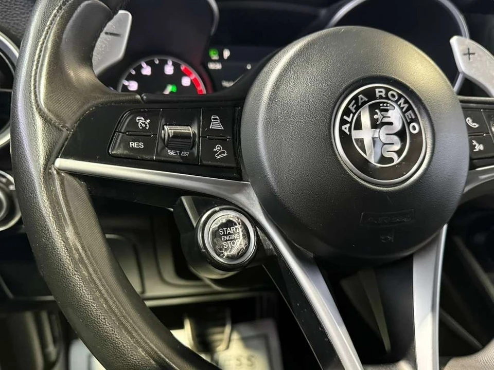 2018 Alfa Romeo Stelvio - Image 14 of 31