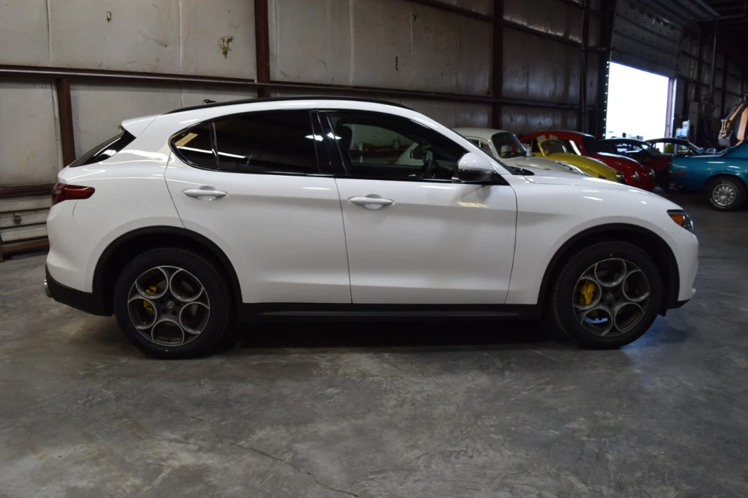 2018 Alfa Romeo Stelvio - Image 9 of 21