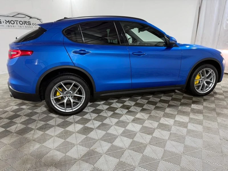 2018 Alfa Romeo Stelvio - Image 11 of 12
