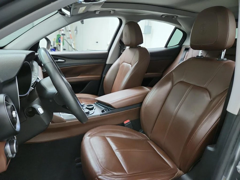 2018 Alfa Romeo Stelvio - Image 14 of 31