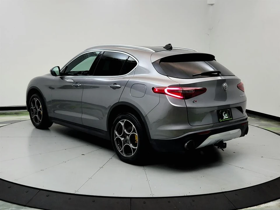 2018 Alfa Romeo Stelvio - Image 7 of 31