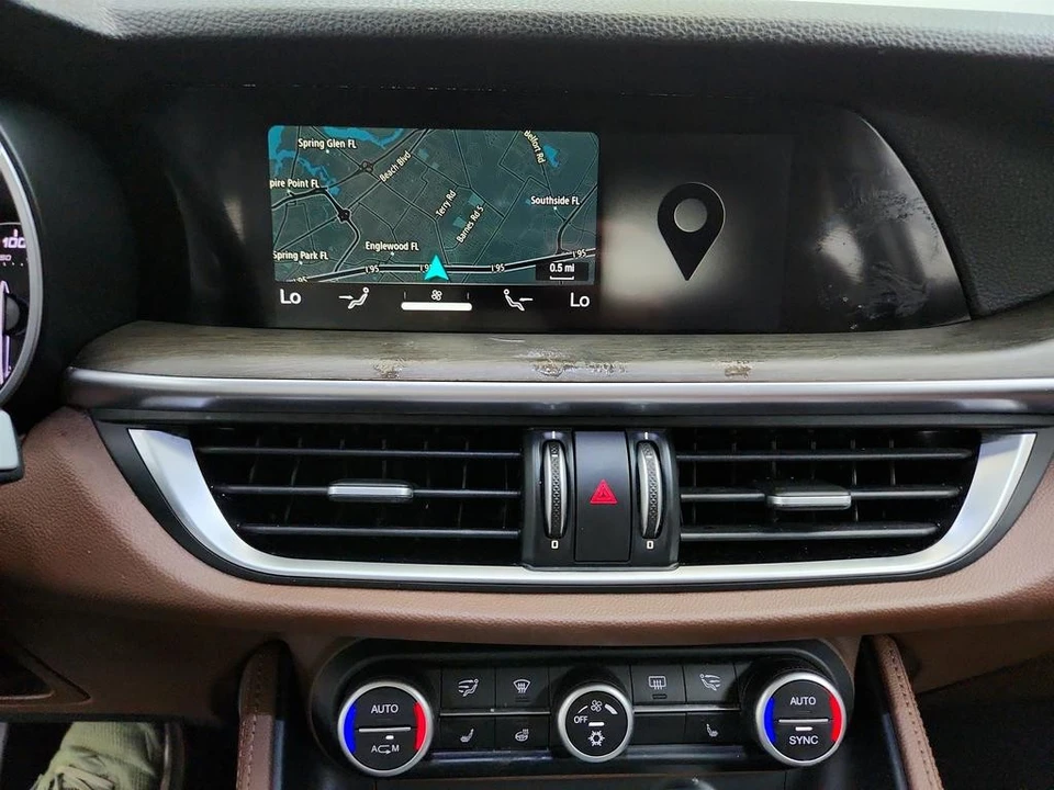 2018 Alfa Romeo Stelvio - Image 22 of 31