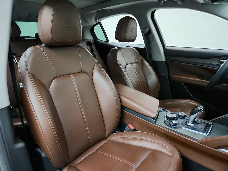 2018 Alfa Romeo Stelvio - Image 27 of 31
