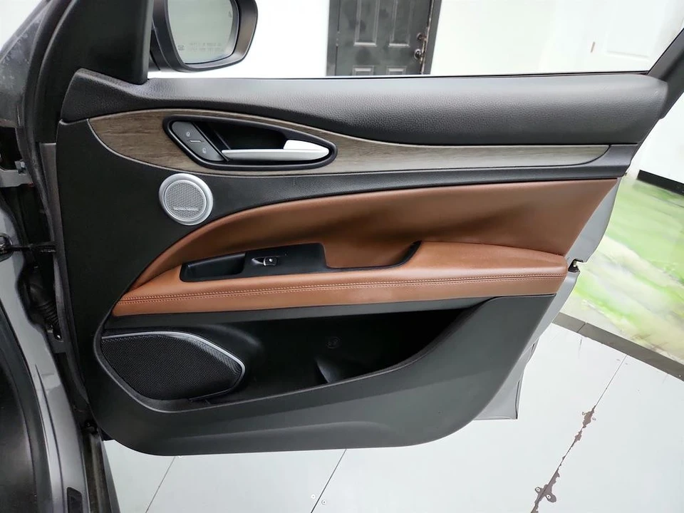 2018 Alfa Romeo Stelvio - Image 28 of 31