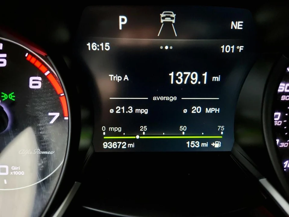 2018 Alfa Romeo Stelvio - Image 17 of 31