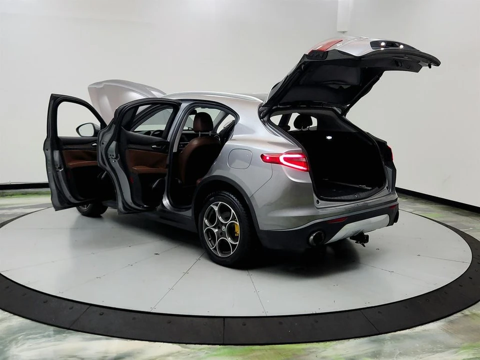 2018 Alfa Romeo Stelvio - Image 12 of 31