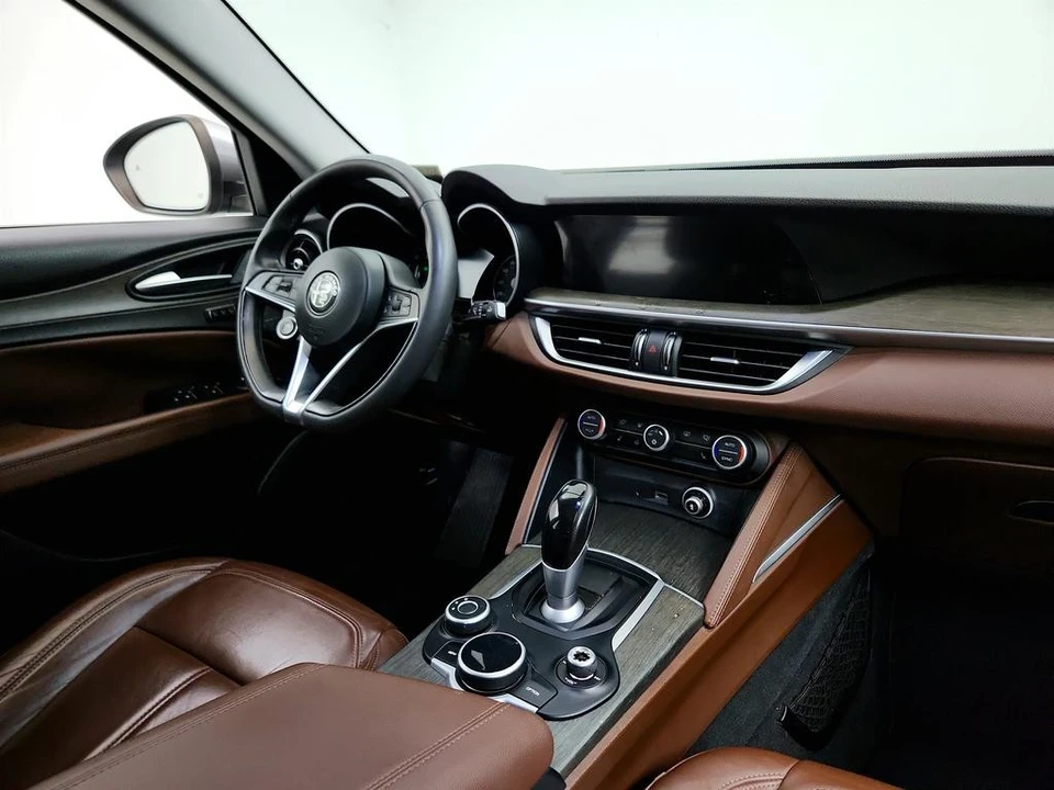2018 Alfa Romeo Stelvio - Image 26 of 31