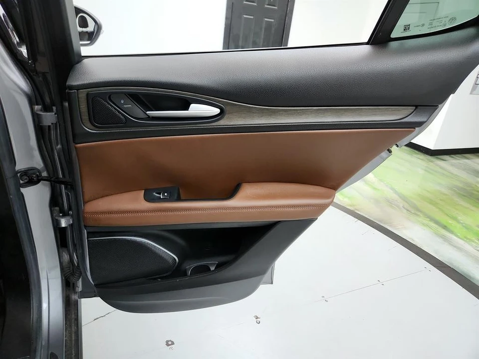 2018 Alfa Romeo Stelvio - Image 30 of 31