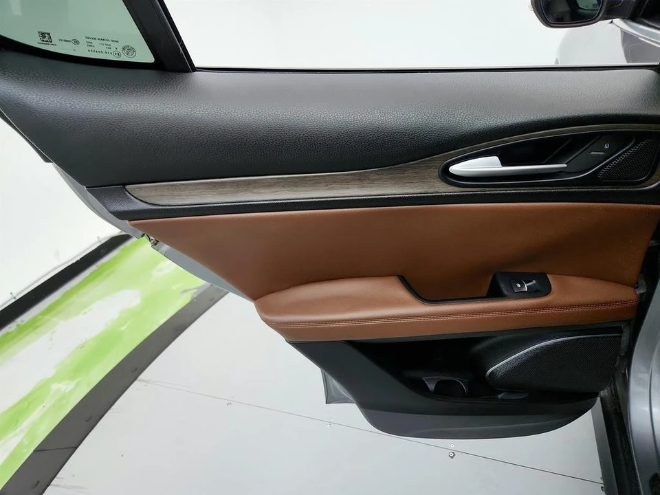 2018 Alfa Romeo Stelvio - Image 25 of 31