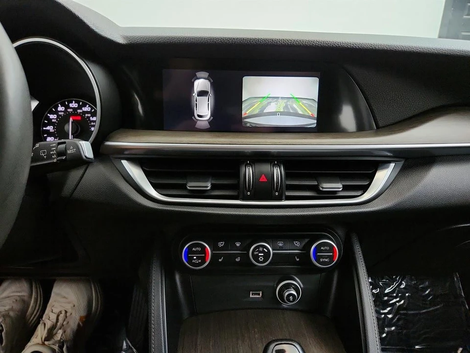 2018 Alfa Romeo Stelvio - Image 19 of 21
