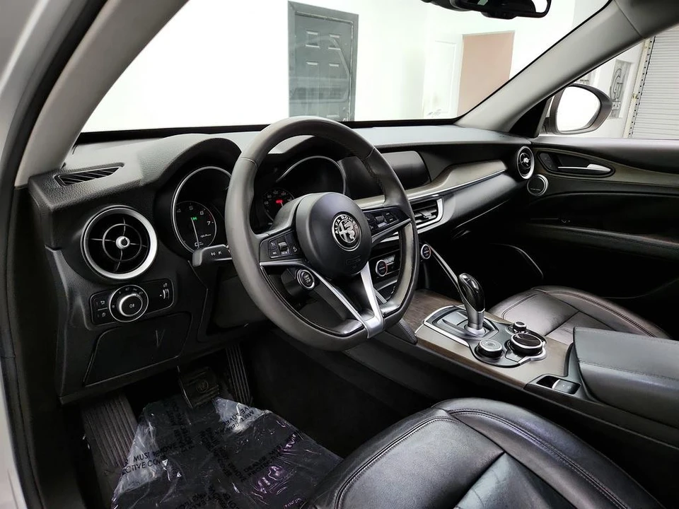 2018 Alfa Romeo Stelvio - Image 14 of 21