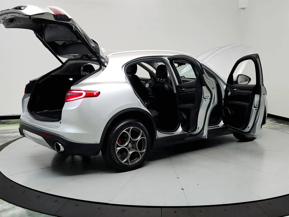2018 Alfa Romeo Stelvio - Image 11 of 21