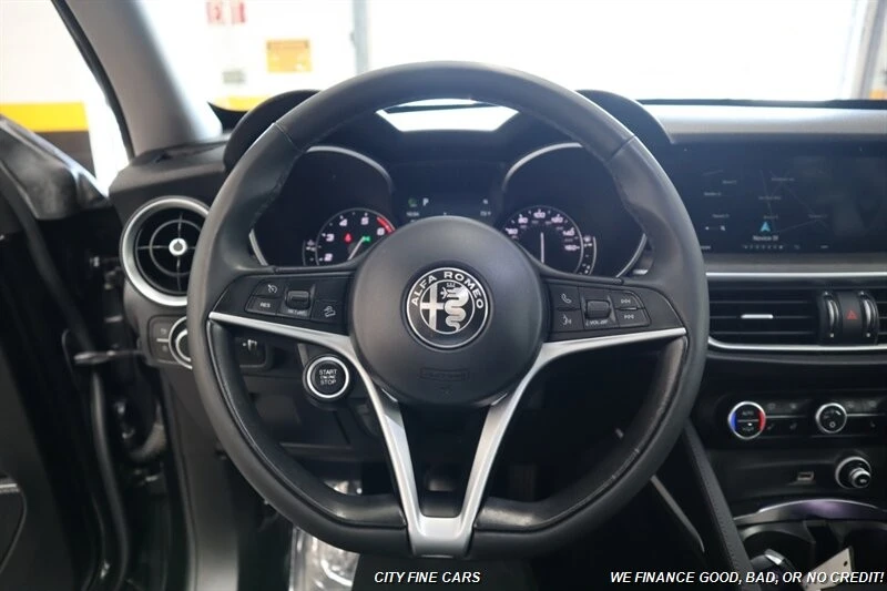 2018 Alfa Romeo Stelvio - Image 15 of 31