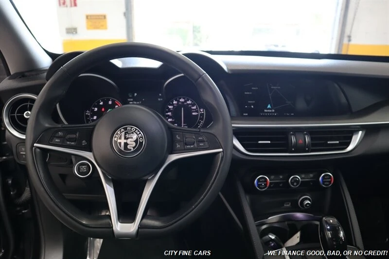 2018 Alfa Romeo Stelvio - Image 14 of 31