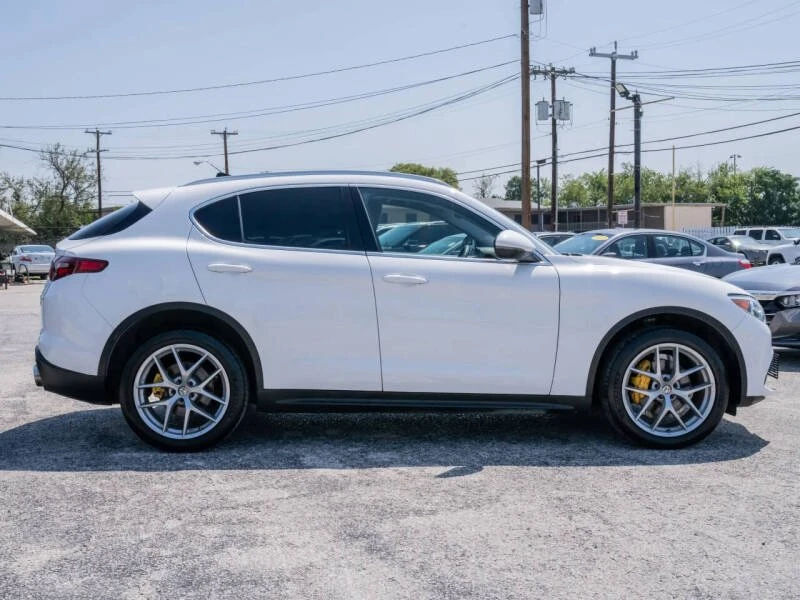 2018 Alfa Romeo Stelvio - Image 9 of 15