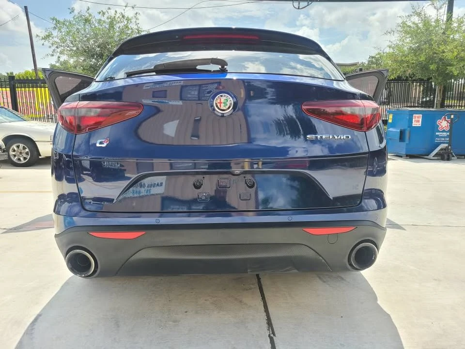 2018 Alfa Romeo Stelvio - Image 17 of 20