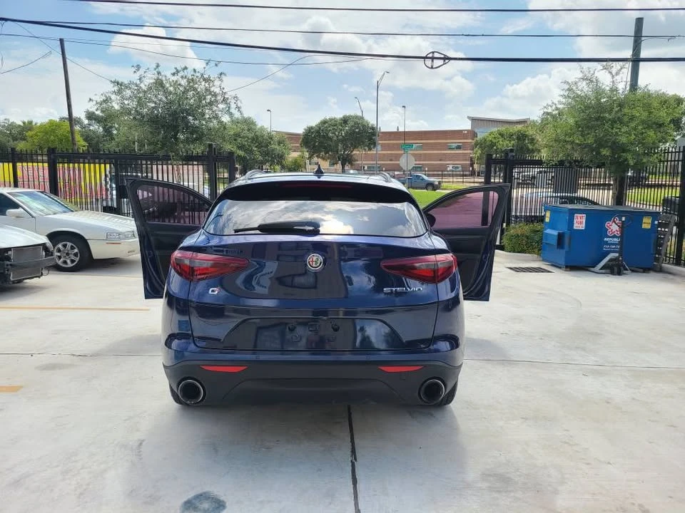 2018 Alfa Romeo Stelvio - Image 19 of 20