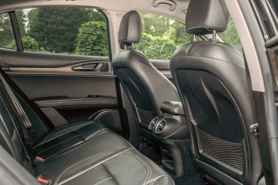 2018 Alfa Romeo Stelvio - Image 11 of 20