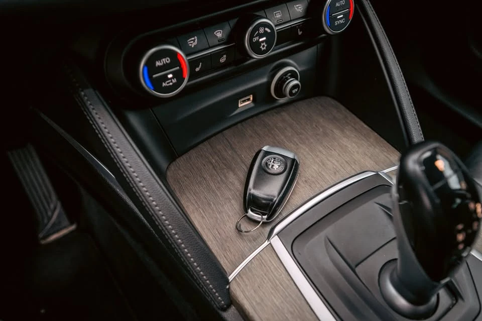 2018 Alfa Romeo Stelvio - Image 15 of 20