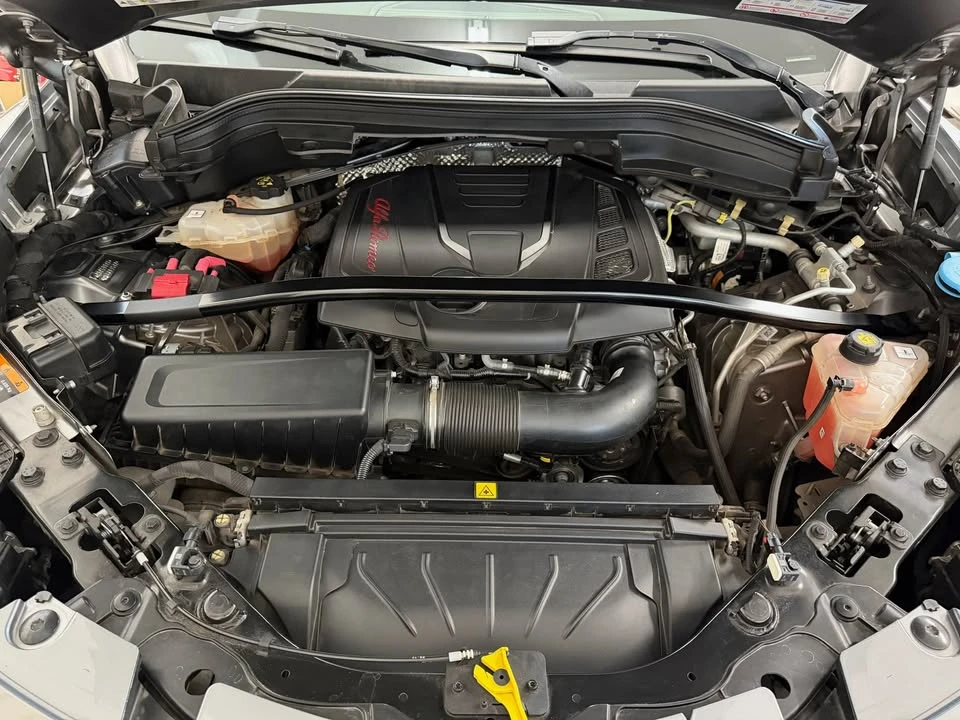 2018 Alfa Romeo Stelvio - Image 15 of 18