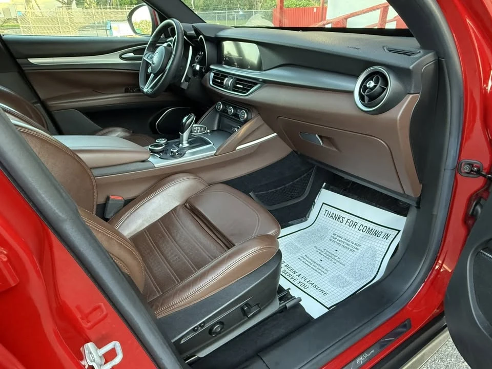 2018 Alfa Romeo Stelvio - Image 17 of 20
