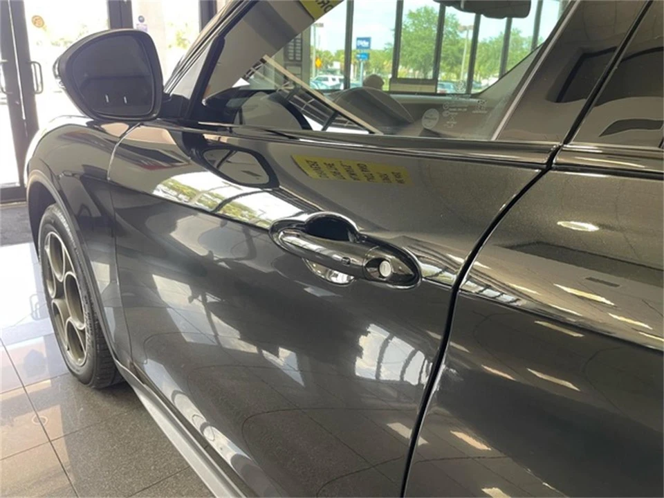 2018 Alfa Romeo Stelvio - Image 13 of 31