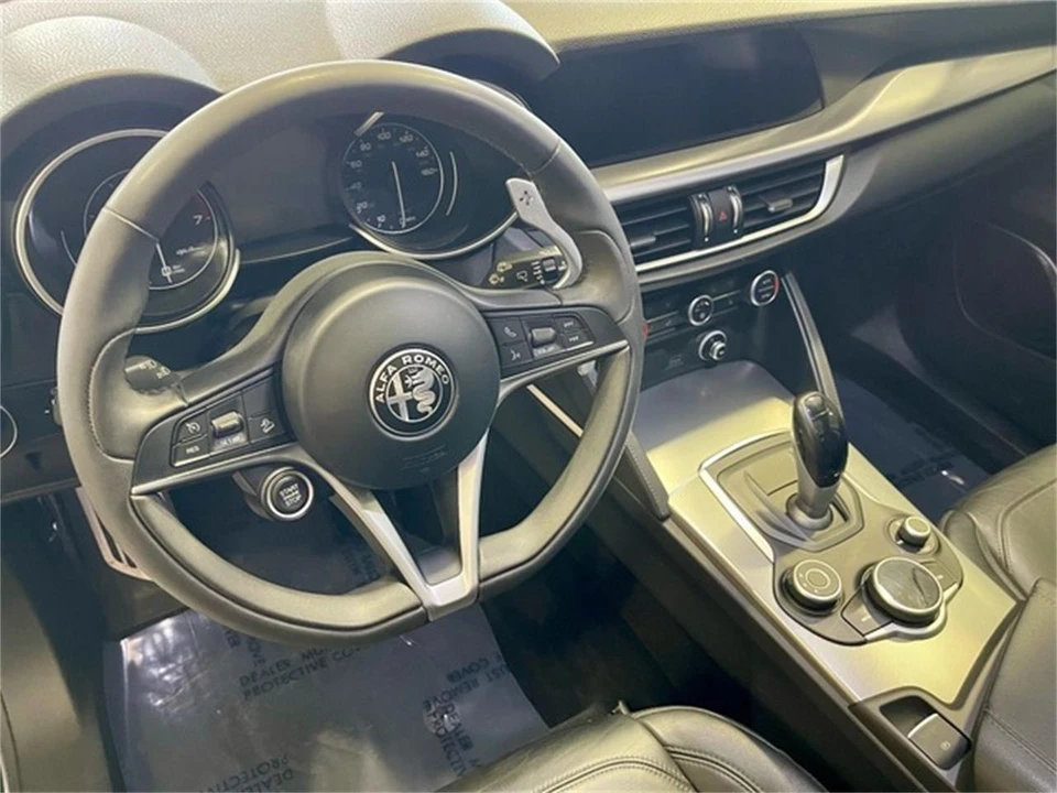 2018 Alfa Romeo Stelvio - Image 29 of 31