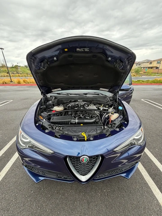 2018 Alfa Romeo Giulia - Image 17 of 18
