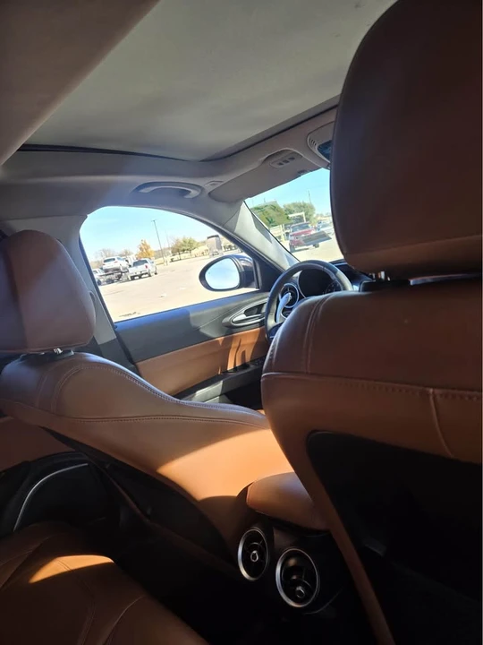 2018 Alfa Romeo Giulia - Image 5 of 8