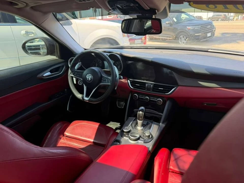 2018 Alfa Romeo Giulia - Image 8 of 15