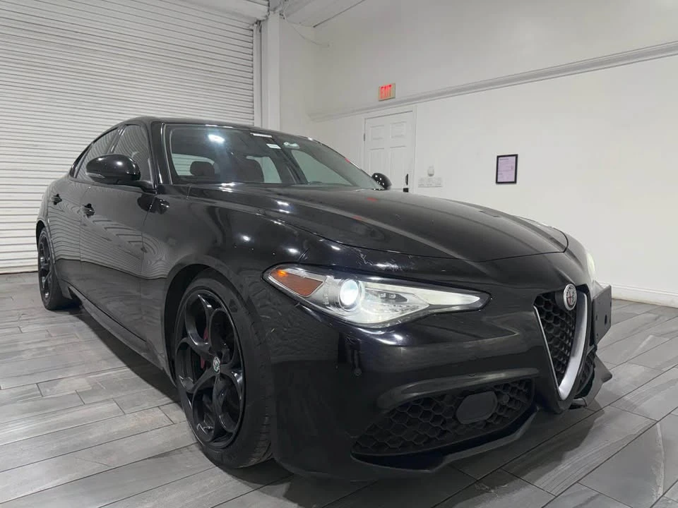 2018 Alfa Romeo Giulia - Image 10 of 14